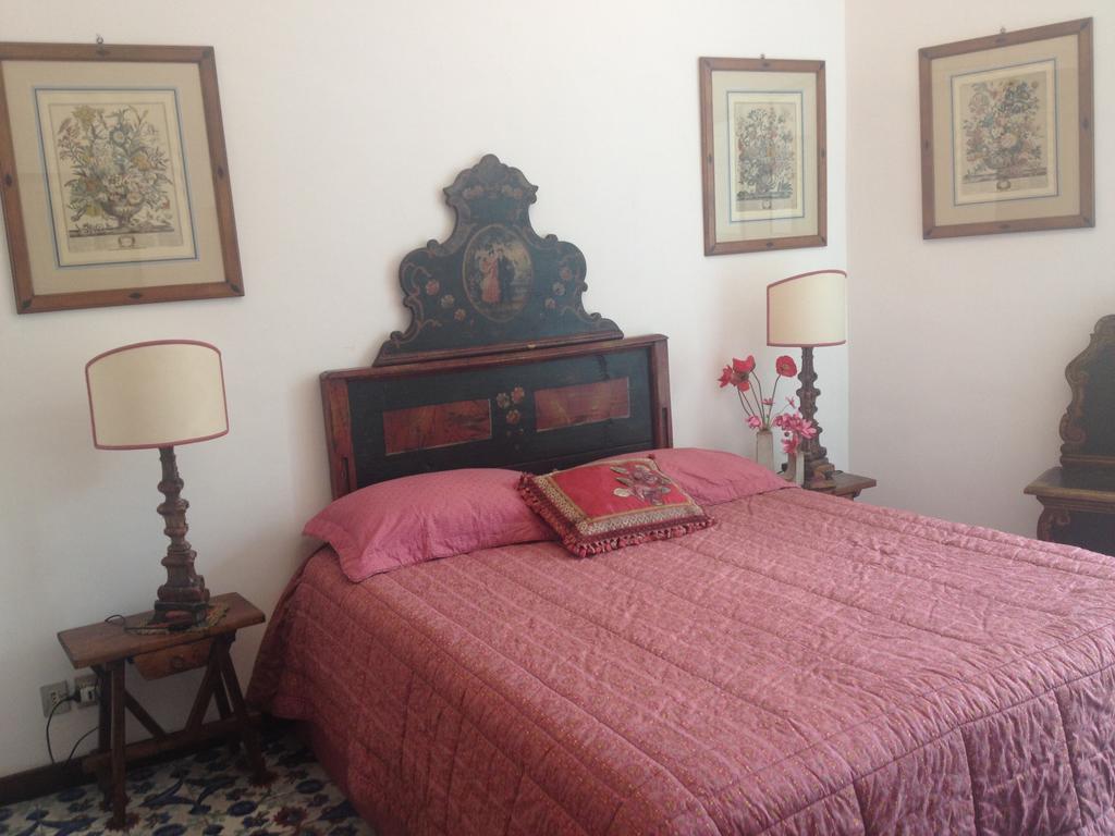 Domus Antonella A Trastevere Rome Ruang foto